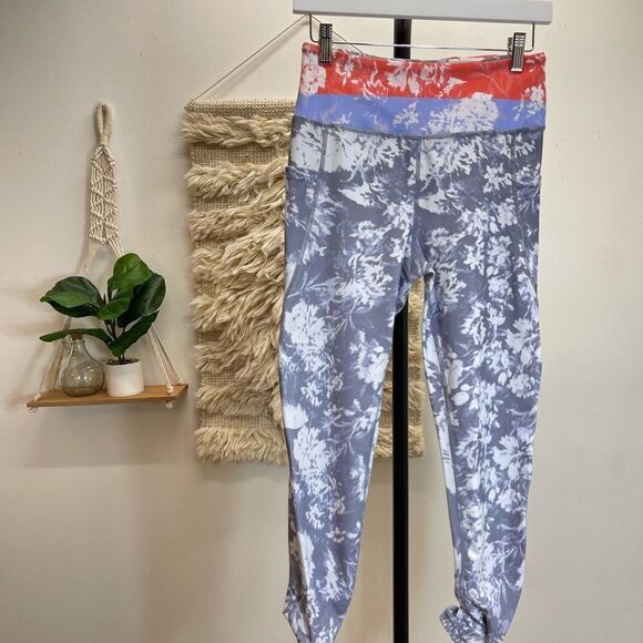 NWT Free People High-Rise Ankle Printed Wave Rider Leggings - Picture 2 of 14